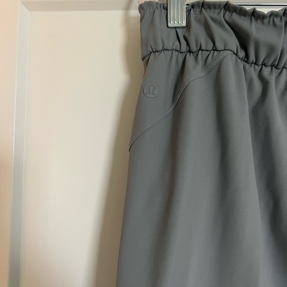 Lululemon Stretch High Rise Jogger 8 - Picture 3 of 3